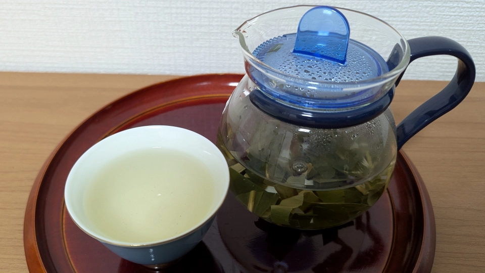 月桃茶の作り方｜味はまずい？更年期への効能と副作用を解説